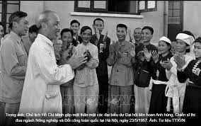 Tìm hiểu tư tưởng của Bác Hồ đối với công tác thi đua khen thưởng